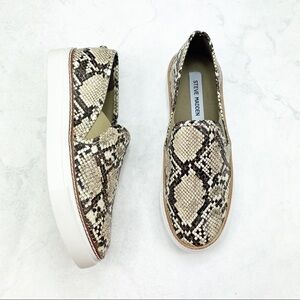 [Steve Madden] Jalia Snake Skin Slip-On Sneakers